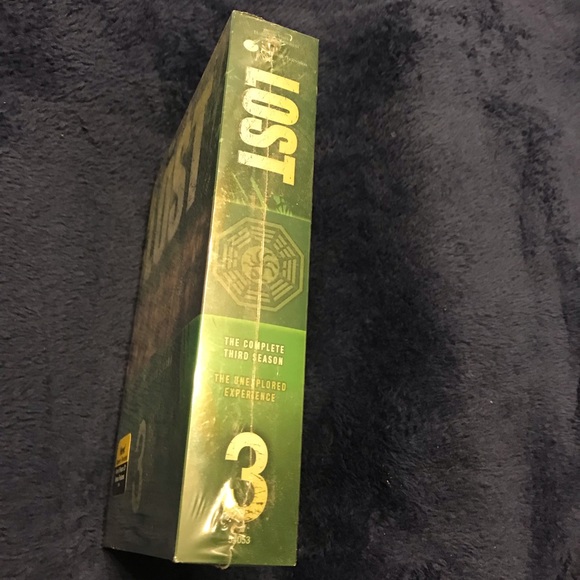 LOST Season 3 box set - Picture 3 of 3